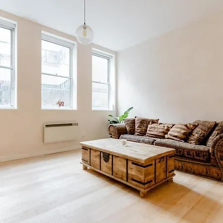 One Bedroom Flat In Corn Street * Bristol